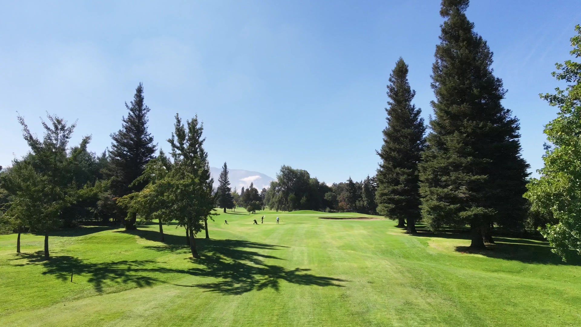 Fairway del campo de golf Angostura visto desde drone